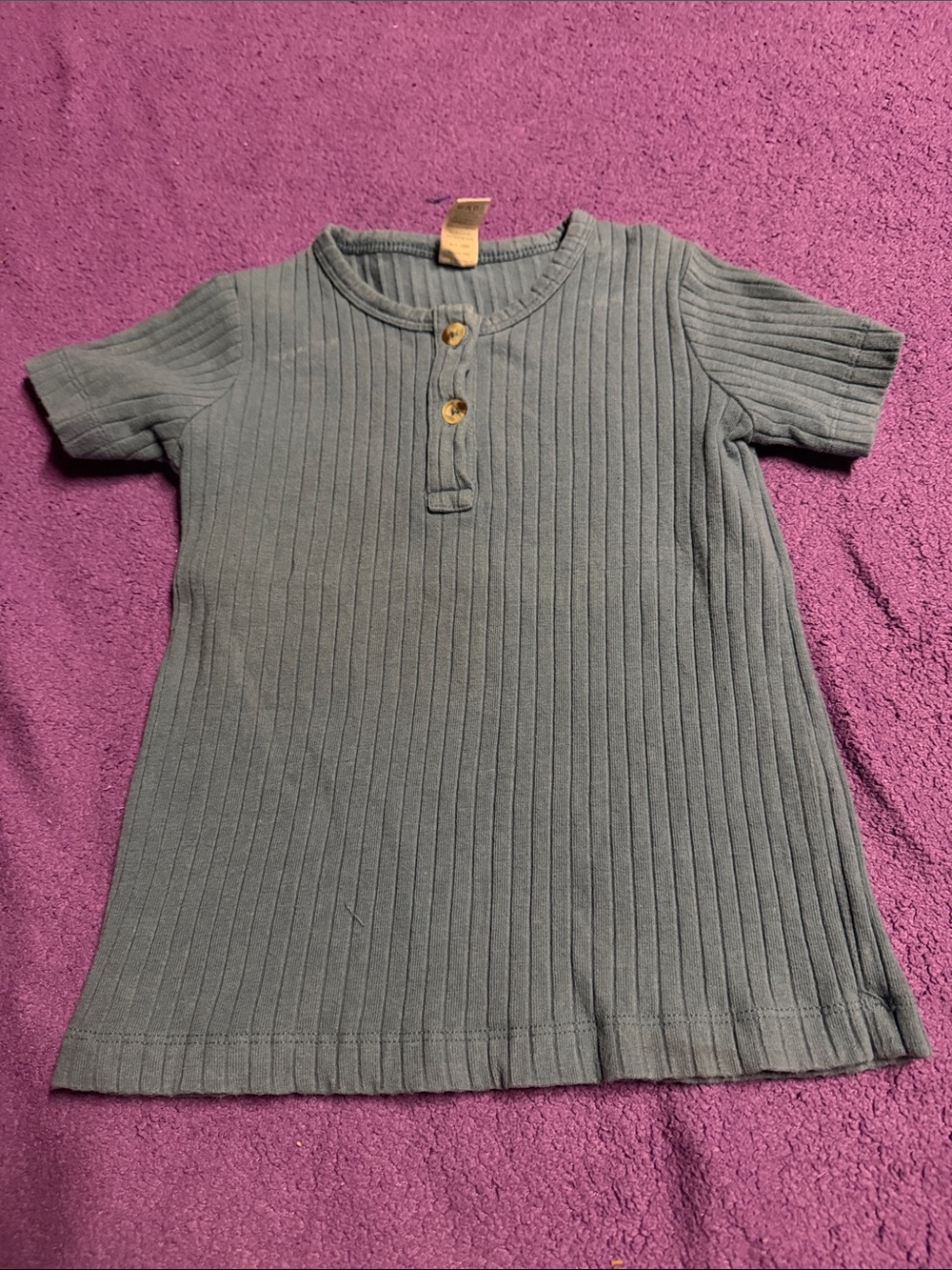 kate quinn Ribbed Short Sleeve Henley Tee in Teal